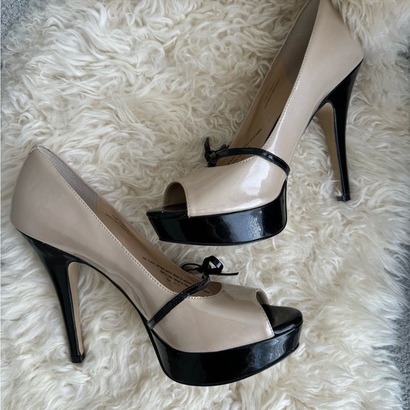 Enzo Angiolini Nude Black Pump - Picture 5 of 7